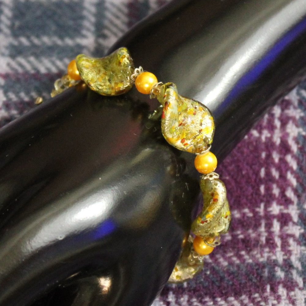 Gold Glass and Faux Pearl Beaded Bracelet